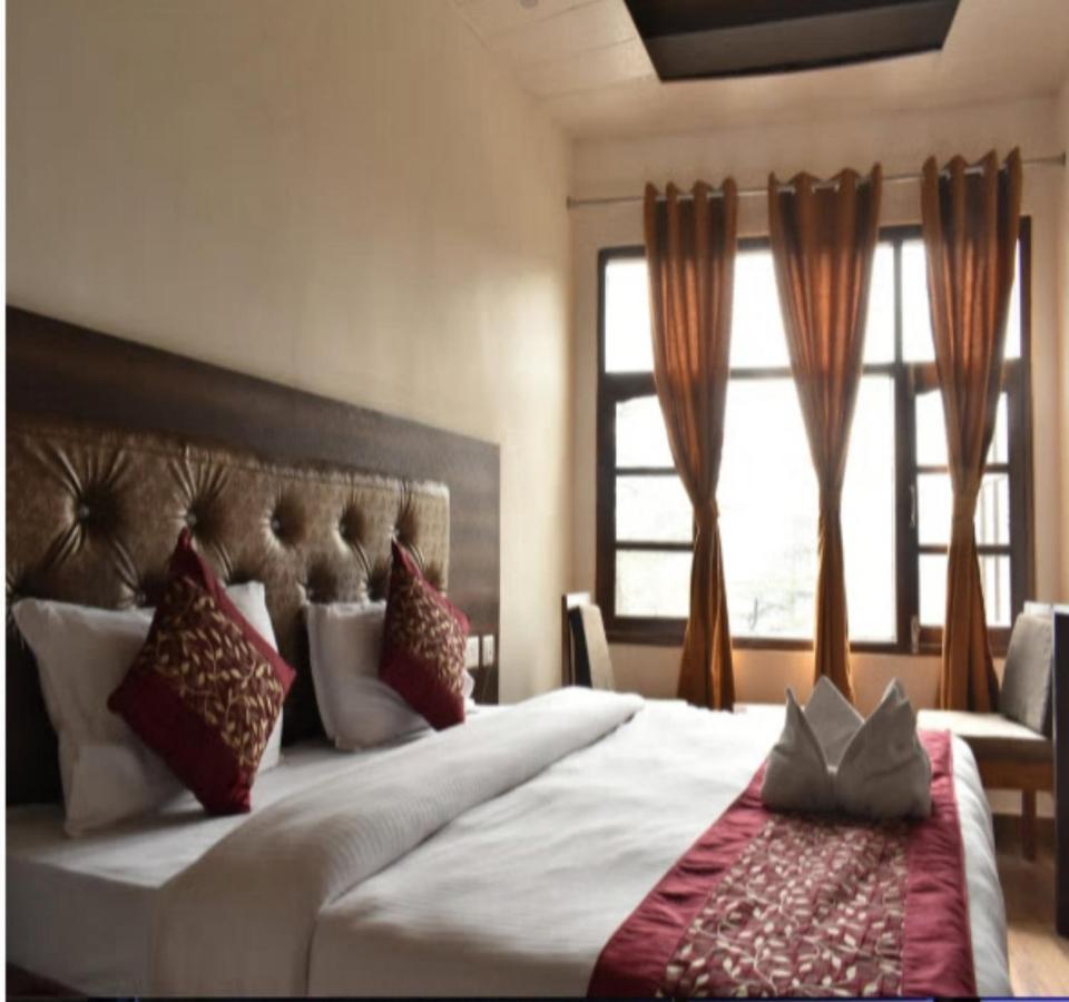 Mountain Zest-Simla Royale Near Mall Road-Free Pickup From Railway Station Simla Dış mekan fotoğraf